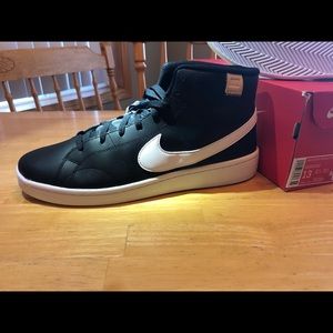 Nike Court Royale 2 Mid size 13 men’s shoe
